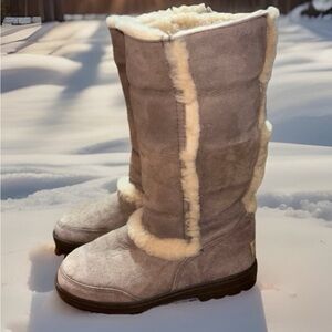 UGG Sunburst Tall Suede Boots in Chestnut and sheepskin, Women’s Size 10, NWOT